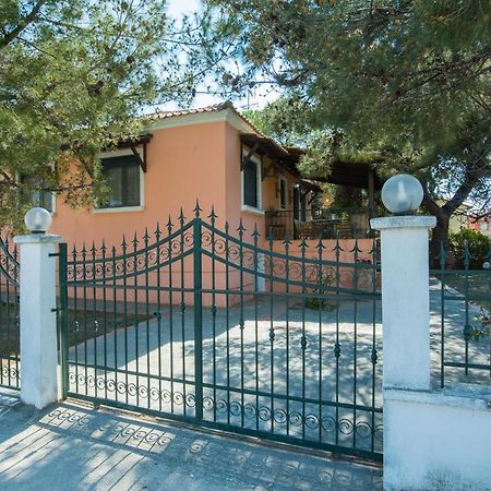 Villa Pefka Никити Екстериор снимка