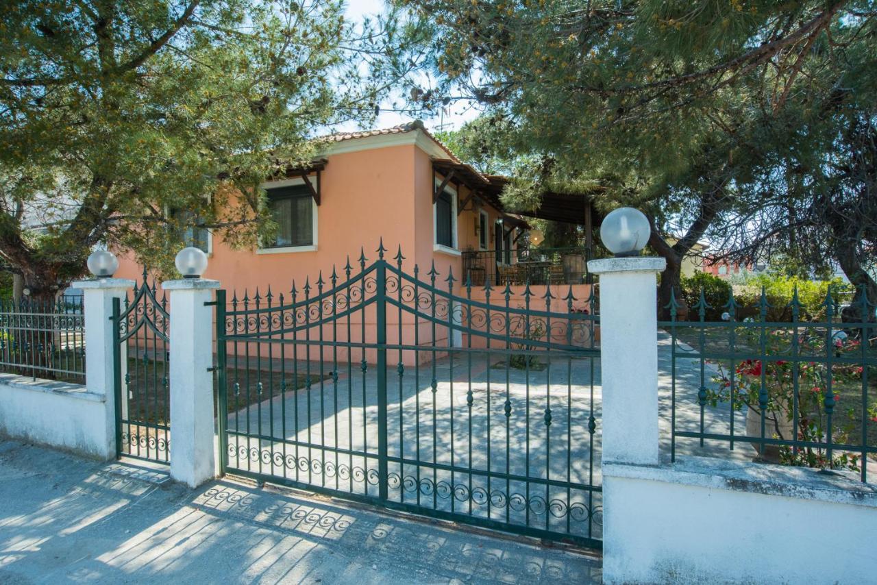 Villa Pefka Никити Екстериор снимка