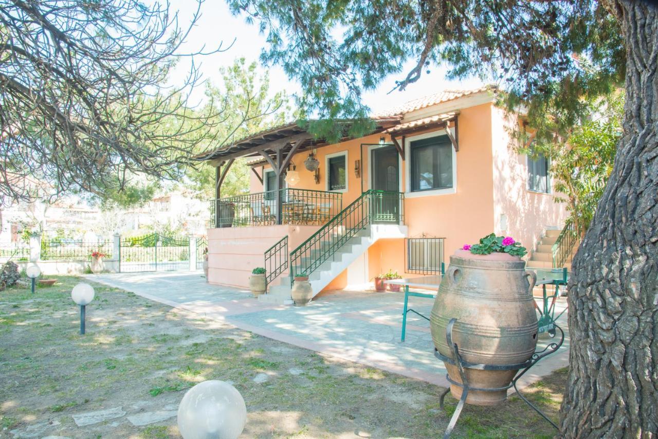Villa Pefka Никити Екстериор снимка