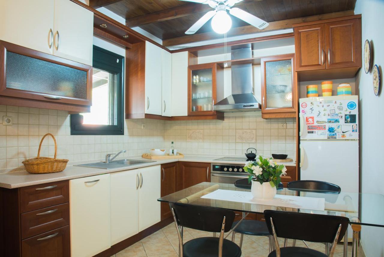 Villa Pefka Никити Екстериор снимка