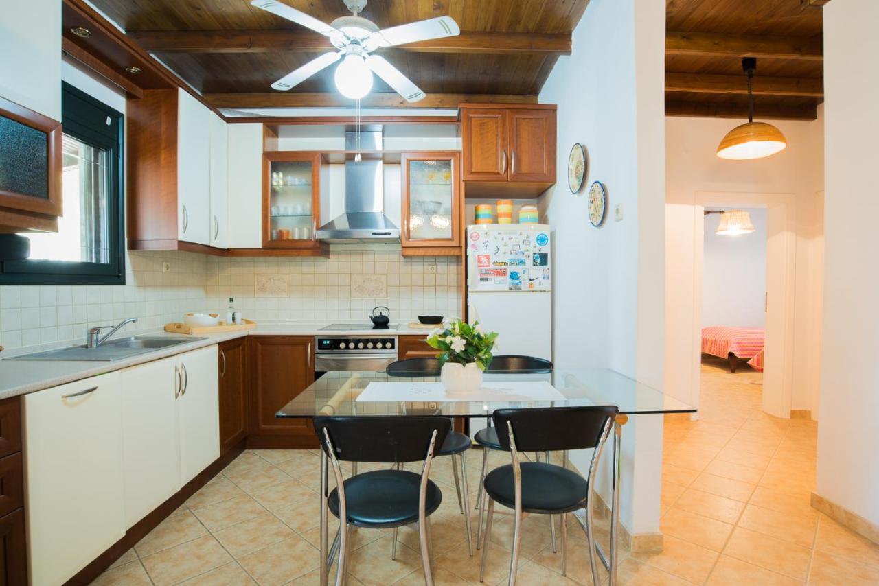 Villa Pefka Никити Екстериор снимка